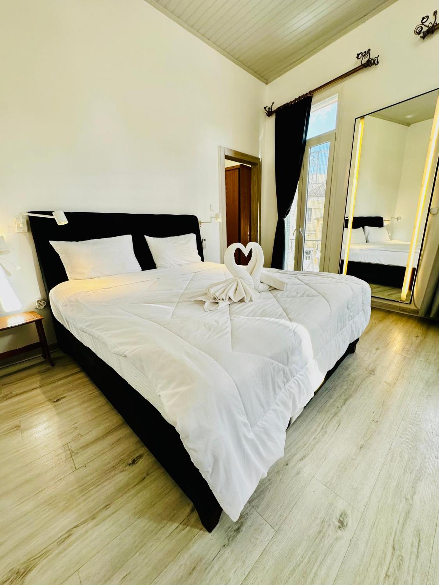Travelers Luxury Suites, Studios & Apartments Corfu  Kültér fotó