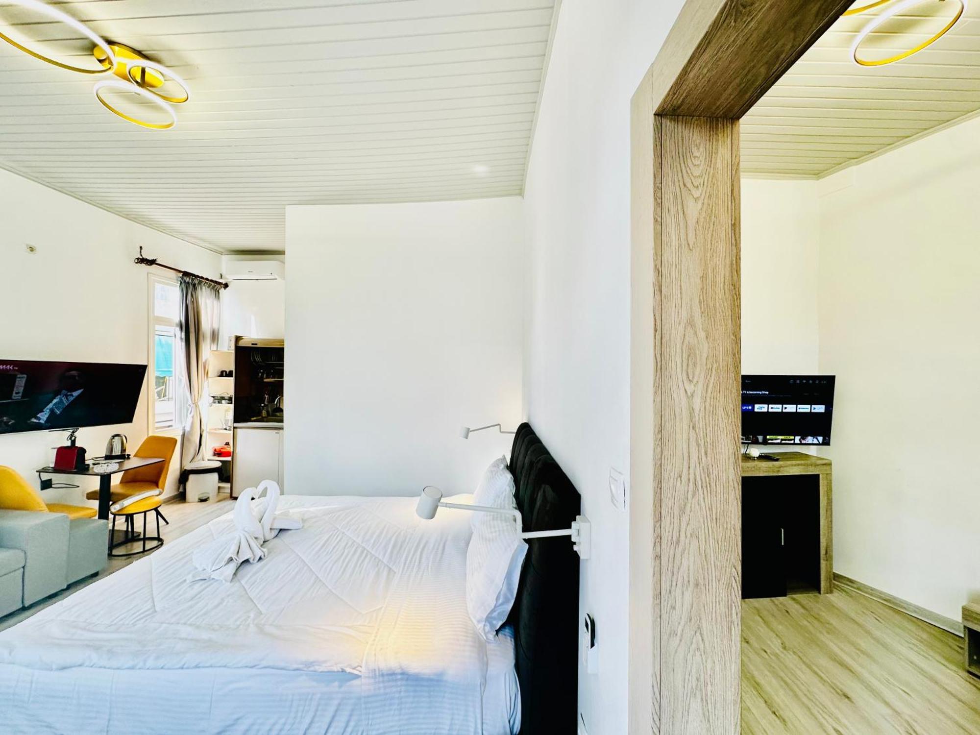Travelers Luxury Suites, Studios & Apartments Corfu  Kültér fotó
