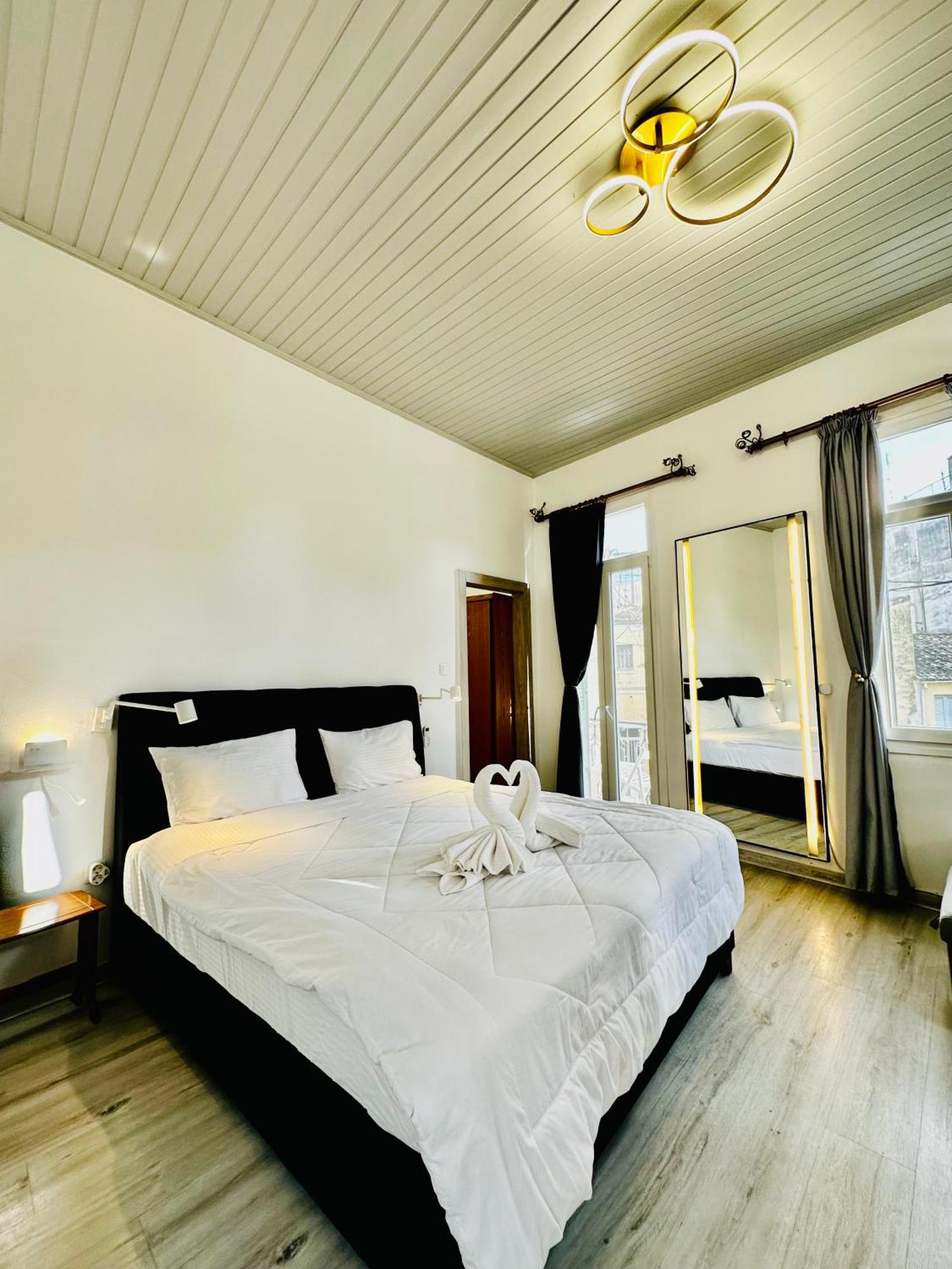 Travelers Luxury Suites, Studios & Apartments Corfu  Kültér fotó