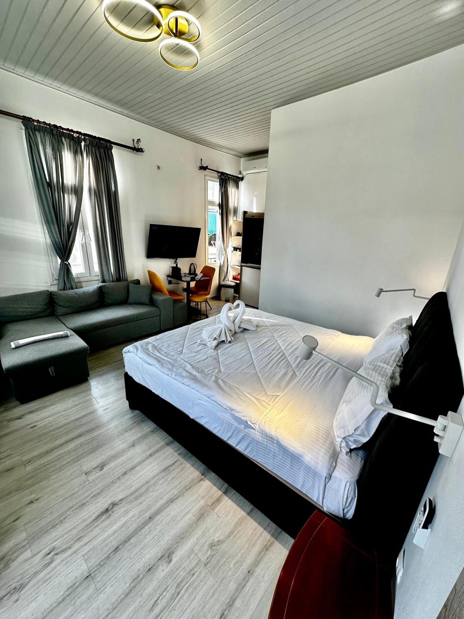 Travelers Luxury Suites, Studios & Apartments Corfu  Kültér fotó